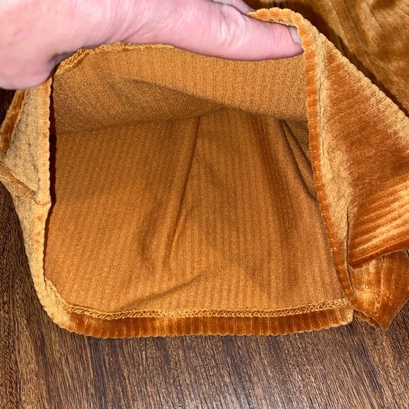 Bozzolo Copper Velour Ribbed Zip Front High Rise Shorts Women’s Size Large - Picture 7 of 7